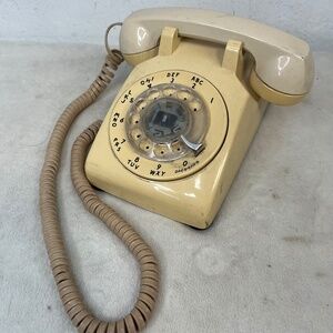 Vtg Rotary Dial Desk Phone 500DM Ivory Beige Bell System Western Electric Distre